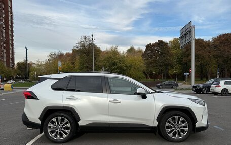 Toyota RAV4, 2021 год, 3 450 000 рублей, 4 фотография