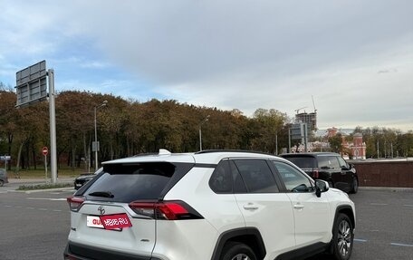 Toyota RAV4, 2021 год, 3 450 000 рублей, 5 фотография
