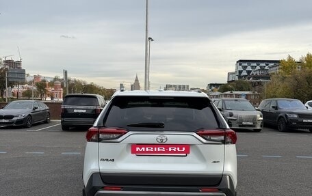 Toyota RAV4, 2021 год, 3 450 000 рублей, 6 фотография