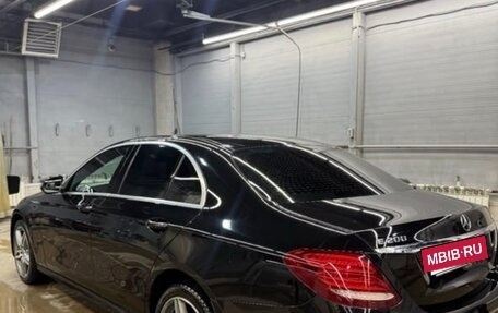 Mercedes-Benz E-Класс, 2020 год, 3 300 000 рублей, 3 фотография