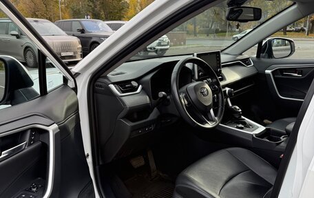 Toyota RAV4, 2021 год, 3 450 000 рублей, 11 фотография