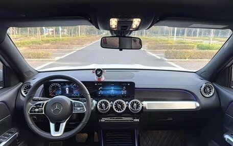 Mercedes-Benz GLB, 2022 год, 1 990 000 рублей, 4 фотография
