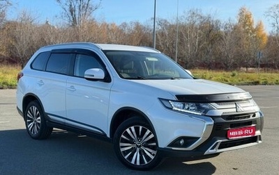 Mitsubishi Outlander III рестайлинг 3, 2018 год, 1 830 000 рублей, 1 фотография