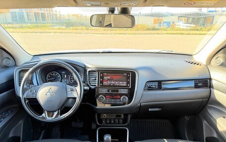 Mitsubishi Outlander III рестайлинг 3, 2018 год, 1 830 000 рублей, 23 фотография