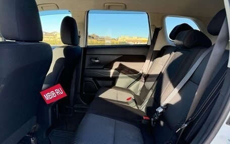 Mitsubishi Outlander III рестайлинг 3, 2018 год, 1 830 000 рублей, 24 фотография