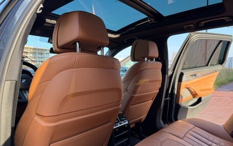 BMW 5 серия, 2019 год, 3 850 000 рублей, 14 фотография