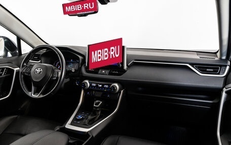 Toyota RAV4, 2019 год, 3 099 000 рублей, 13 фотография