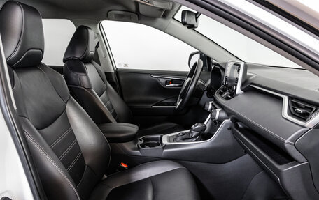 Toyota RAV4, 2019 год, 3 099 000 рублей, 24 фотография