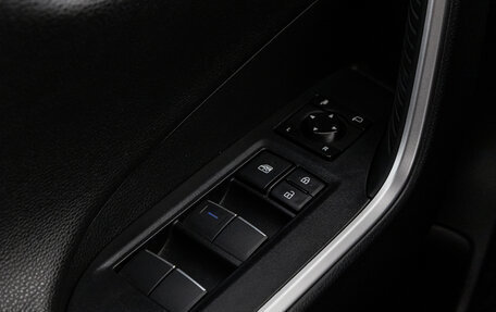 Toyota RAV4, 2019 год, 3 099 000 рублей, 31 фотография