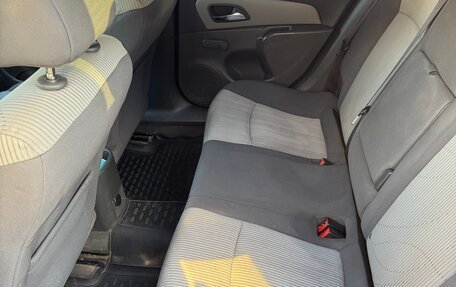 Chevrolet Cruze II, 2010 год, 500 000 рублей, 4 фотография
