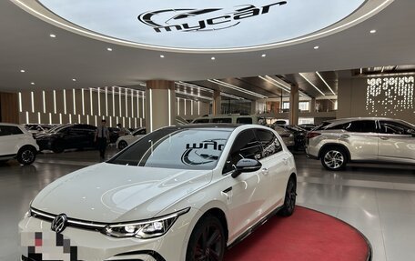 Volkswagen Golf VIII, 2023 год, 2 320 000 рублей, 1 фотография