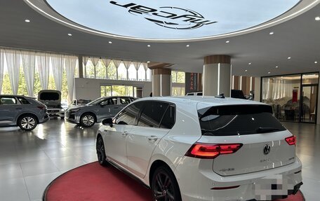 Volkswagen Golf VIII, 2023 год, 2 320 000 рублей, 7 фотография