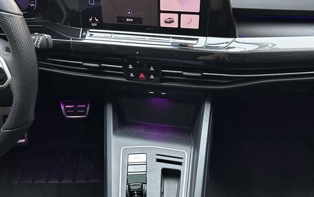 Volkswagen Golf VIII, 2023 год, 2 320 000 рублей, 14 фотография