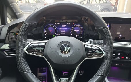 Volkswagen Golf VIII, 2023 год, 2 320 000 рублей, 15 фотография