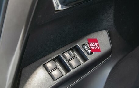 Toyota RAV4, 2015 год, 1 950 000 рублей, 21 фотография