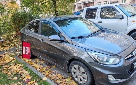 Hyundai Solaris II рестайлинг, 2011 год, 680 000 рублей, 3 фотография