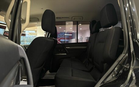 Mitsubishi Pajero IV рестайлинг 2, 2013 год, 2 300 000 рублей, 12 фотография