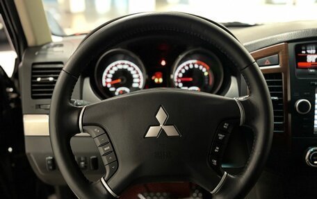 Mitsubishi Pajero IV рестайлинг 2, 2013 год, 2 300 000 рублей, 17 фотография