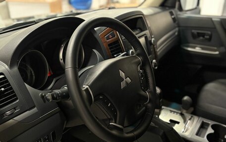 Mitsubishi Pajero IV рестайлинг 2, 2013 год, 2 300 000 рублей, 16 фотография