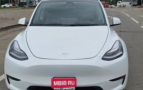 Tesla Model Y I, 2021 год, 4 250 000 рублей, 2 фотография