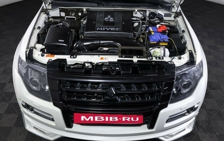 Mitsubishi Pajero IV рестайлинг 2, 2020 год, 3 790 000 рублей, 9 фотография