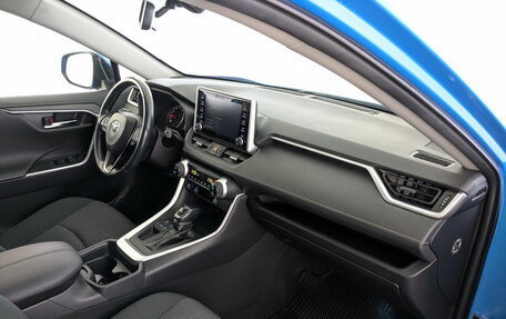 Toyota RAV4, 2019 год, 2 255 000 рублей, 11 фотография