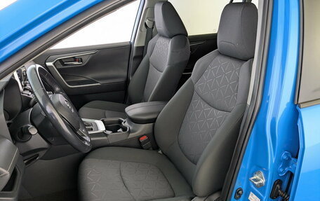 Toyota RAV4, 2019 год, 2 255 000 рублей, 20 фотография
