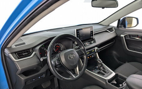 Toyota RAV4, 2019 год, 2 255 000 рублей, 16 фотография