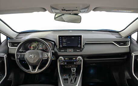 Toyota RAV4, 2019 год, 2 255 000 рублей, 14 фотография
