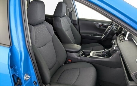 Toyota RAV4, 2019 год, 2 255 000 рублей, 23 фотография