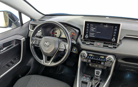 Toyota RAV4, 2019 год, 2 255 000 рублей, 28 фотография