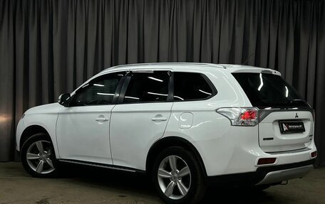 Mitsubishi Outlander III рестайлинг 3, 2014 год, 1 049 888 рублей, 3 фотография