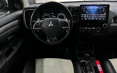 Mitsubishi Outlander III рестайлинг 3, 2014 год, 1 049 888 рублей, 8 фотография
