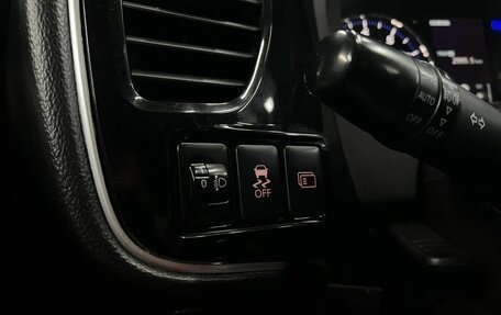 Mitsubishi Outlander III рестайлинг 3, 2014 год, 1 049 888 рублей, 16 фотография