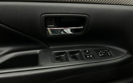 Mitsubishi Outlander III рестайлинг 3, 2014 год, 1 049 888 рублей, 15 фотография
