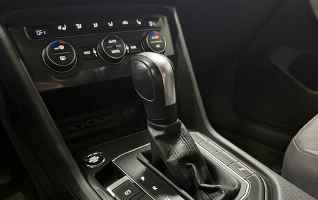 Volkswagen Tiguan II, 2020 год, 2 500 000 рублей, 11 фотография