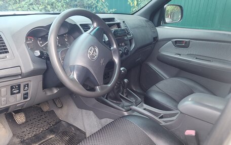 Toyota Hilux VII, 2012 год, 1 750 000 рублей, 2 фотография