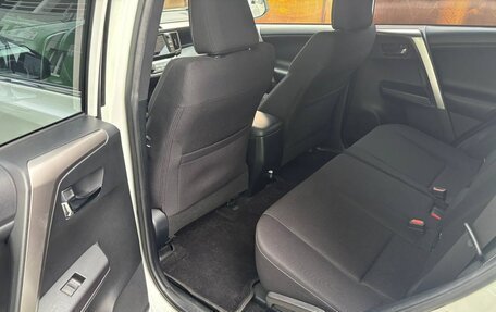 Toyota RAV4, 2019 год, 2 870 000 рублей, 13 фотография