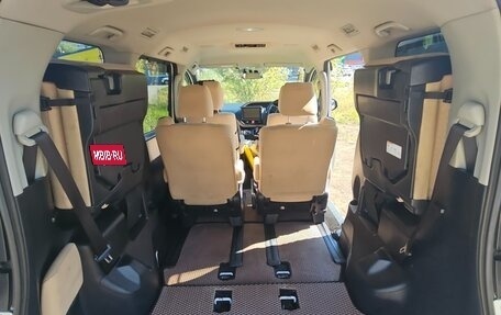 Toyota Noah III, 2014 год, 1 450 000 рублей, 10 фотография