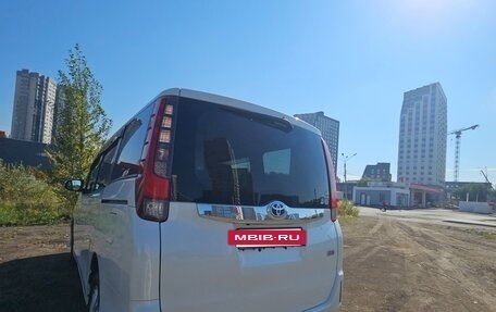 Toyota Noah III, 2014 год, 1 450 000 рублей, 12 фотография