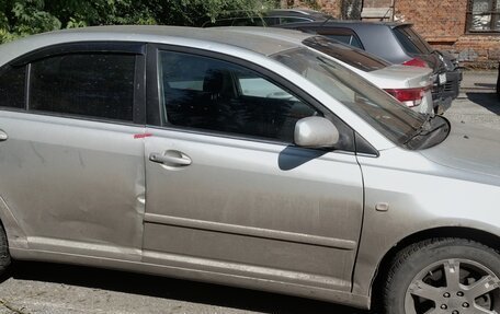 Toyota Avensis III рестайлинг, 2004 год, 282 000 рублей, 4 фотография