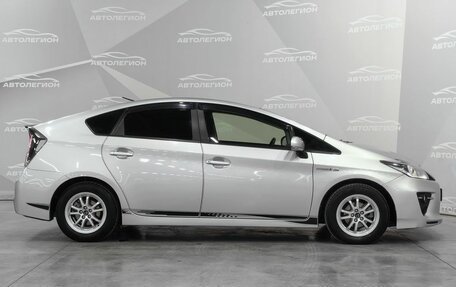 Toyota Prius, 2015 год, 1 399 000 рублей, 5 фотография