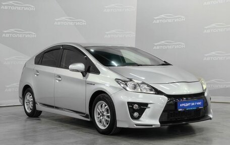 Toyota Prius, 2015 год, 1 399 000 рублей, 6 фотография