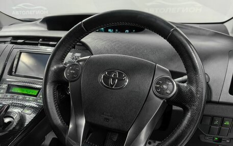 Toyota Prius, 2015 год, 1 399 000 рублей, 9 фотография