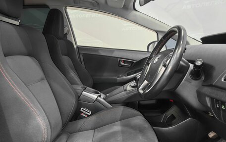 Toyota Prius, 2015 год, 1 399 000 рублей, 12 фотография