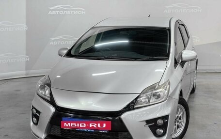 Toyota Prius, 2015 год, 1 399 000 рублей, 21 фотография