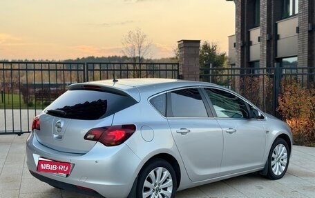 Opel Astra J, 2012 год, 670 000 рублей, 2 фотография