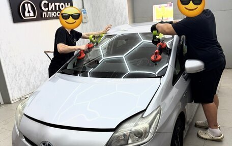 Toyota Prius, 2013 год, 1 200 000 рублей, 3 фотография