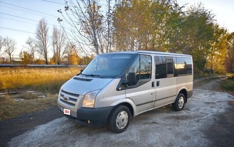 Ford Tourneo Custom I рестайлинг, 2012 год, 1 550 000 рублей, 2 фотография