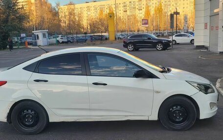 Hyundai Solaris II рестайлинг, 2015 год, 600 000 рублей, 2 фотография